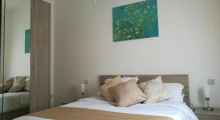 The Premier Suite - Fully Airconditioned - Ample Parking - Image 1