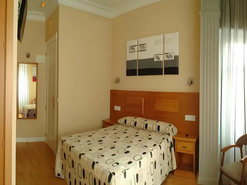 Hostal Santillan - Image 1