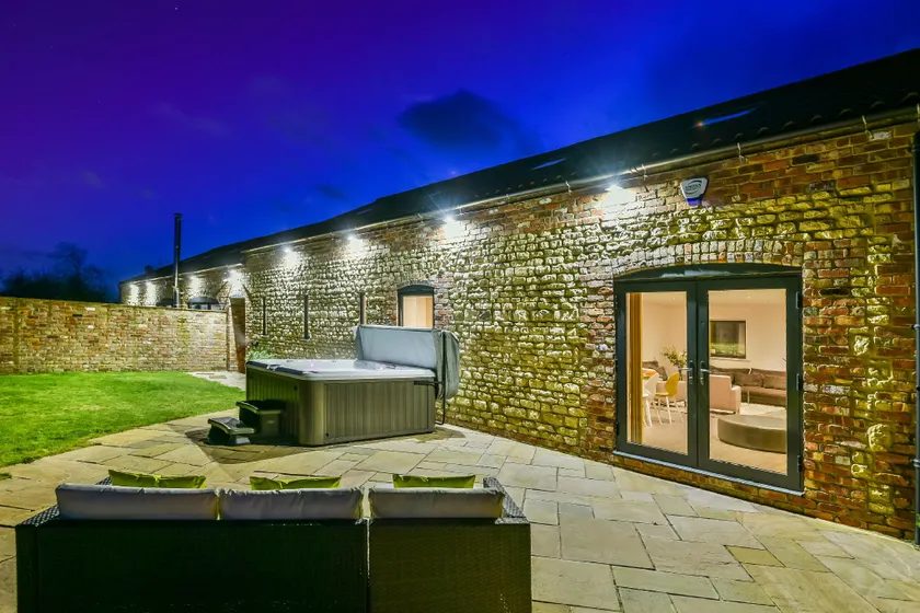Immaculate 4-bed Cottage in Lincoln - Image 1