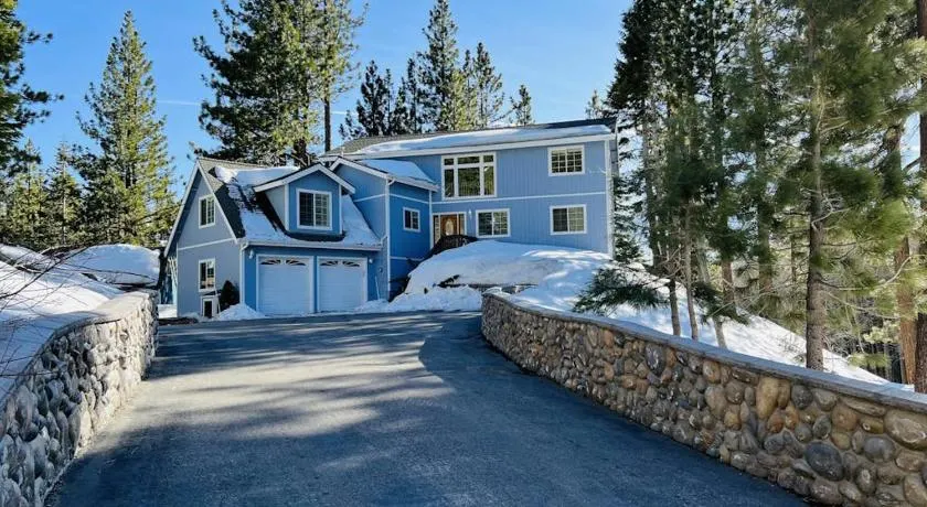 Large home among the treetops near Heavenly with hot tub & great deck - Image 1