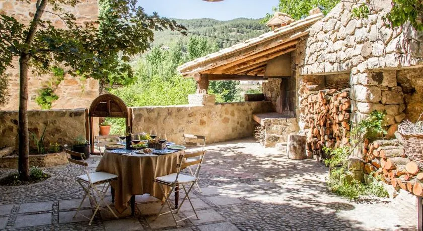 La Casa de Los Moyas - Image 1