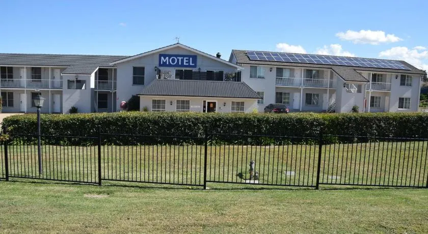 Coachman's Inn Motel - Image 1