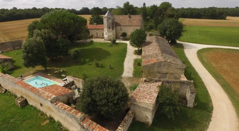 Gite du Château de Pernan - Image 1