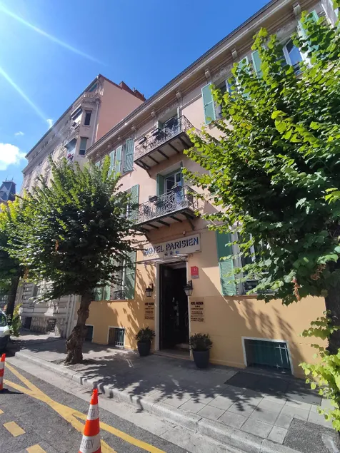 Hôtel Parisien - Image 1