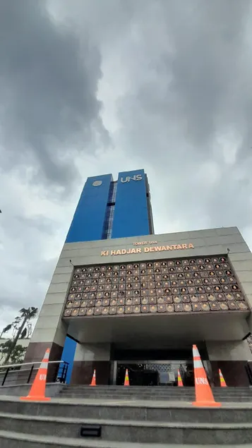 UNS Tower Hotel - Image 1