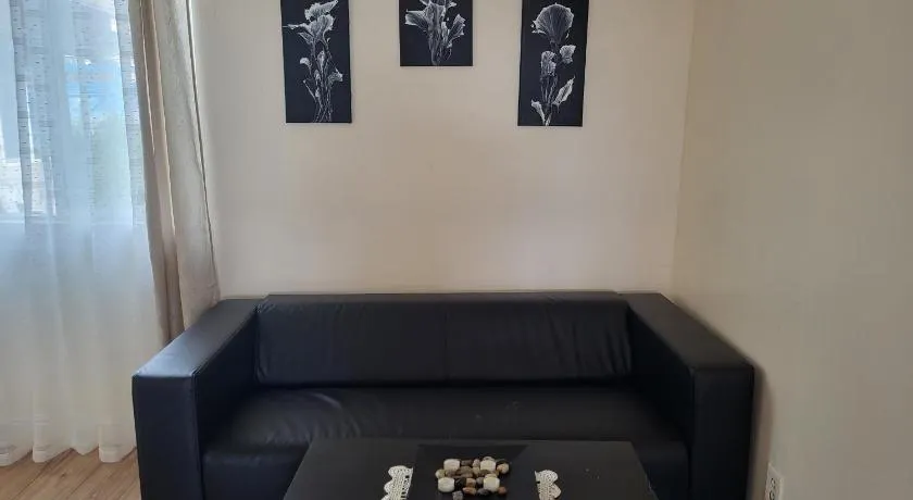 Guest house - Image 1