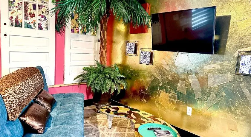 Miami Beach group suite - Image 1