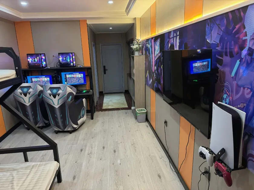 Snail Esports Hotel - Image 1