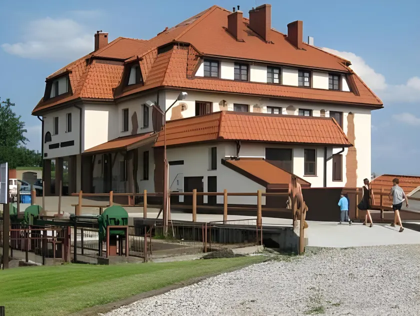 Pensjonat Bobrowy Dwór - Image 1