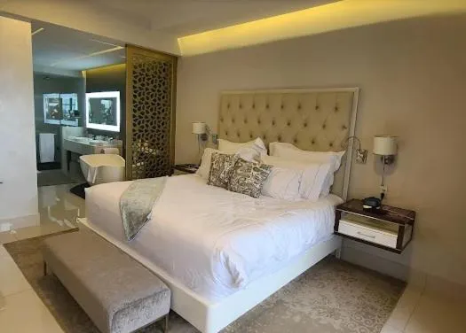 Deluxe Room at Garza Blanca Los Cabos - Image 1