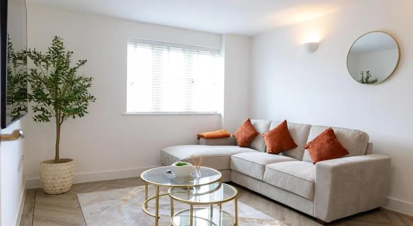 Cardiff Bay Retreat 2 Bed Apartment Free Parking - Image 1