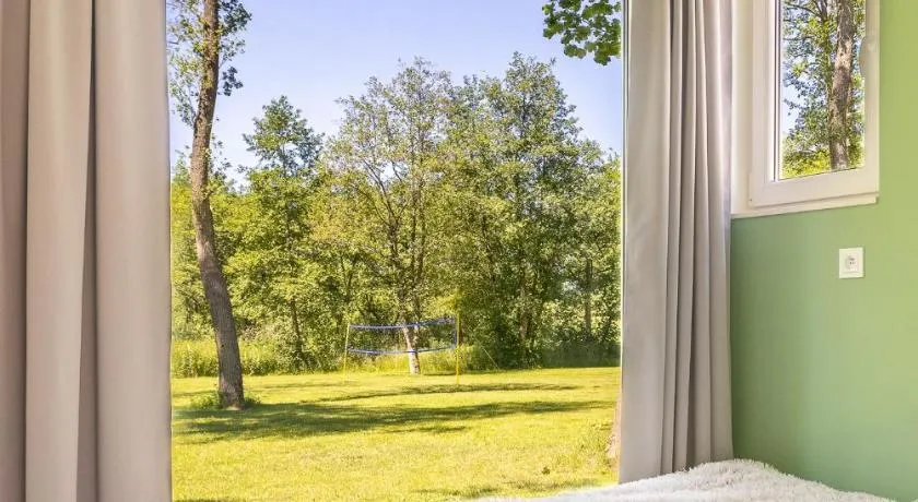 Lumi Resort - domki nad morzem - w otoczeniu natury - z podgrzewanym basenem i siłownią - Image 1