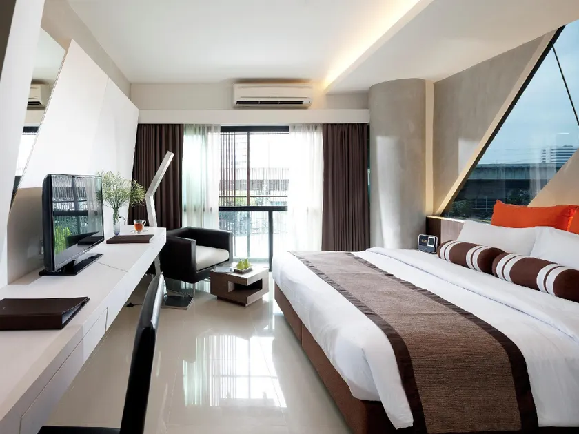 Nine Forty One Hotel - Image 1