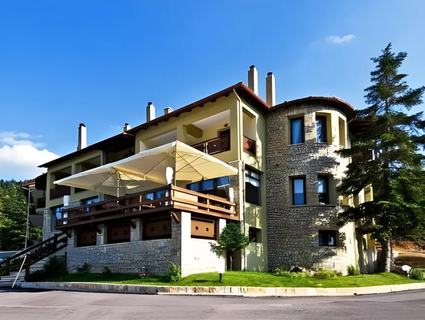 Melegos Inn Hotel - Image 1