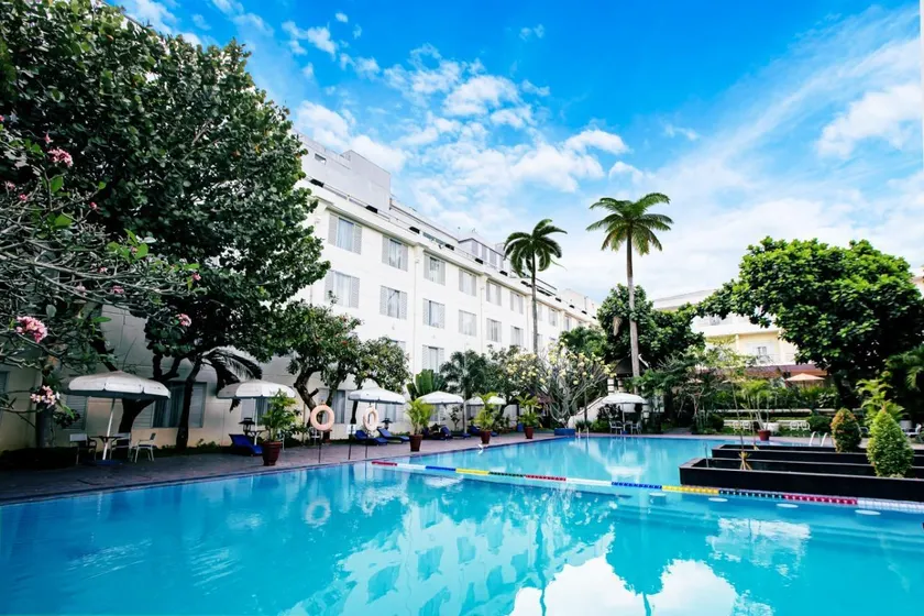 Hotel New Saphir Yogyakarta - Image 1