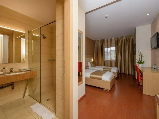 Sky 2 Hotel Tirana - Image 1