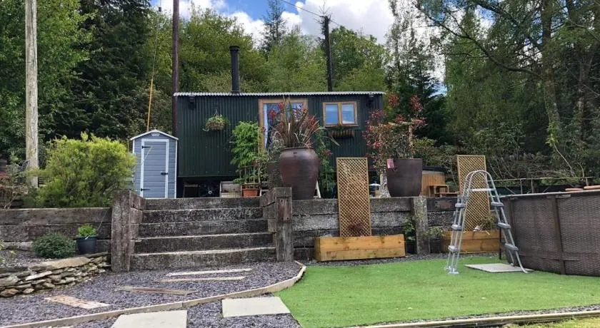 Betws View, Shepherd Hut - Image 1