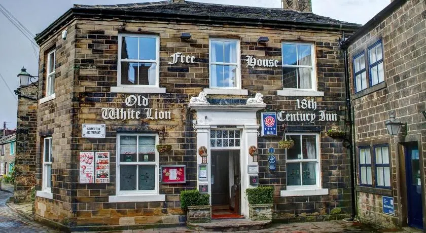 The Old White Lion Hotel - Image 1