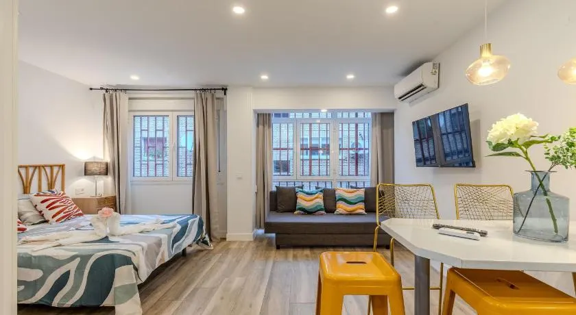 Bright and Fantastic Studio - Apartment Embajadores A - Image 1