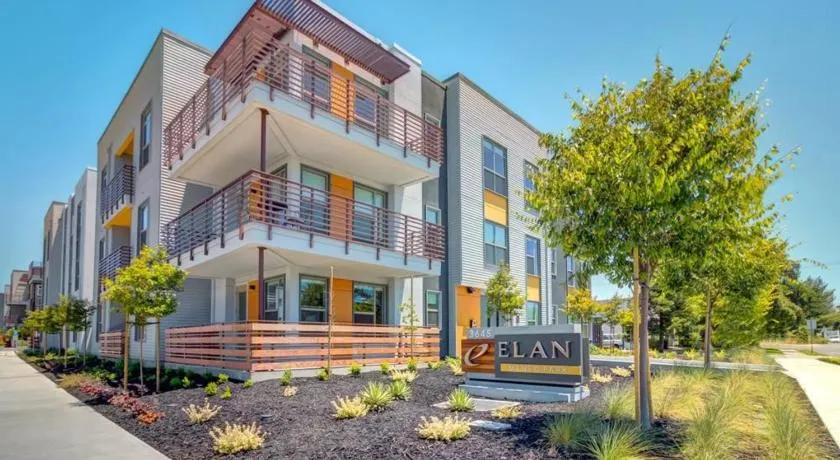 Elan Menlo - Image 1