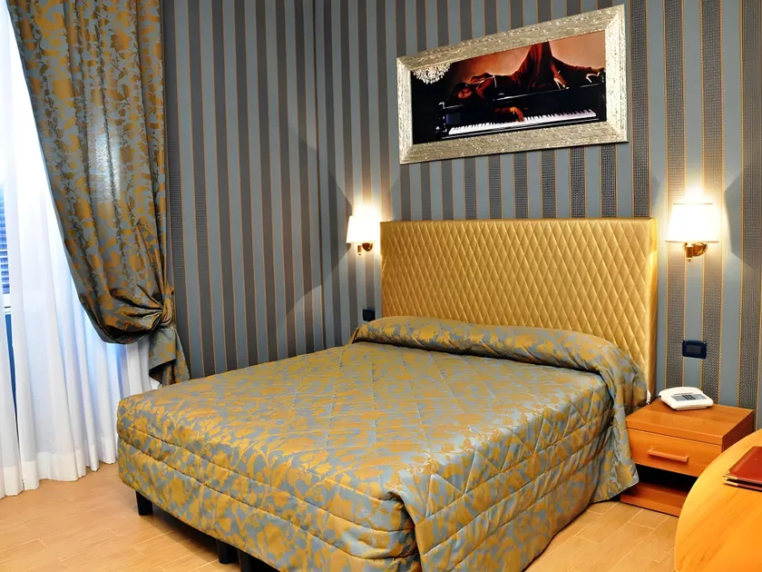 Hotel Lirico - Image 1