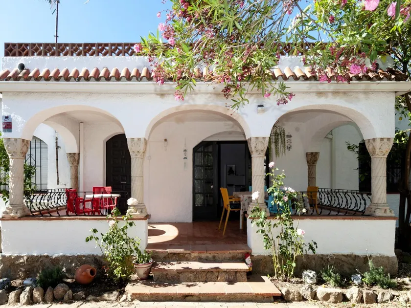 House in Roses near Aqua Brava Water Park - Image 1