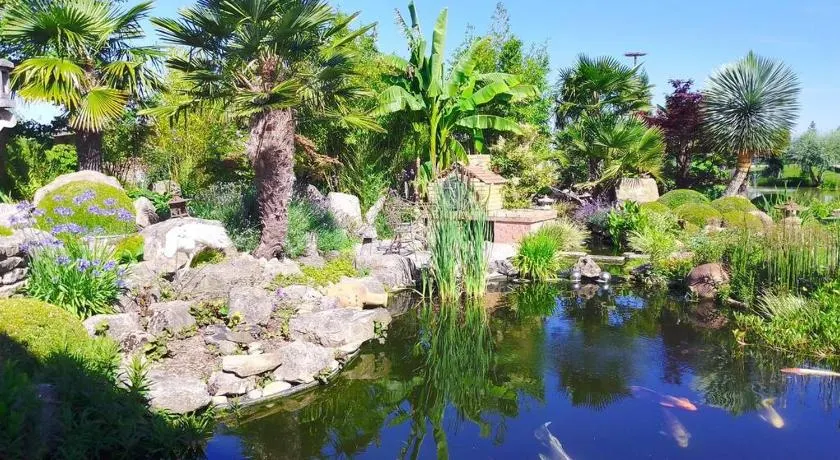 Un cadre exceptionnel " Le Jardin Bosselé " - Image 1