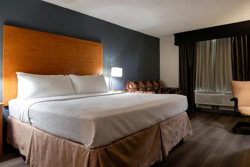 American Inn Ferndale - Image 1