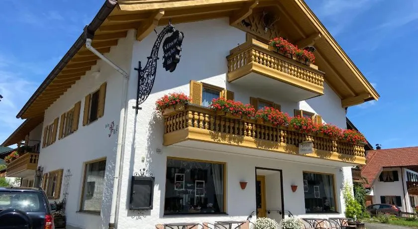 Gästehaus u Ferienwohnungen Veronika incl KönigsCard mit 200 kostenlosen Attraktionen - Image 1