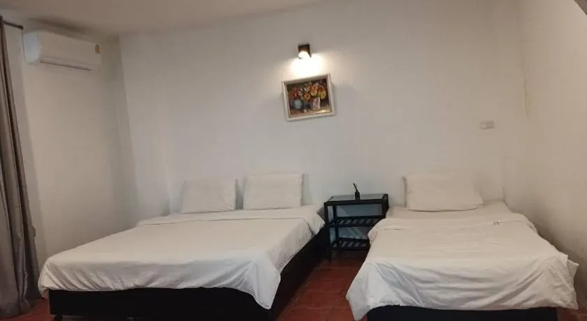 Haad Piti Resort - Image 1