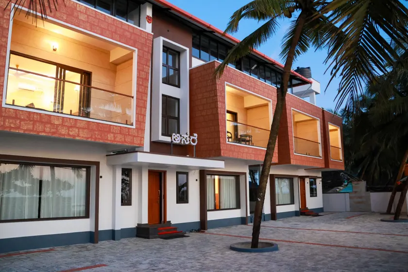 Sunlit Shores Villa - Image 1