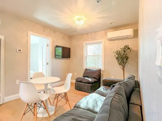 Exotic home Rogers road - Image 1