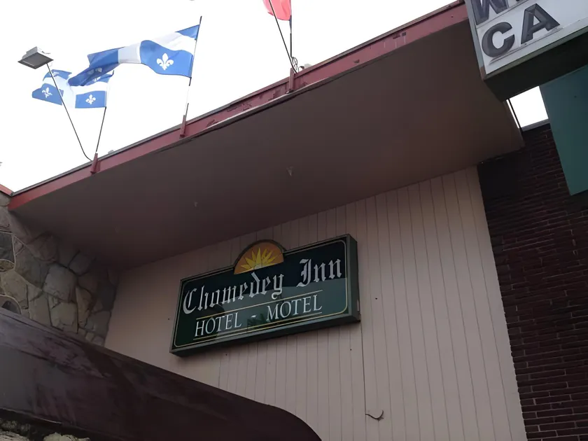 Chomedey Inn - Image 1