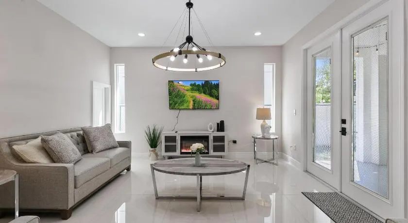Luxury New Home in Ybor's Heart - Image 1