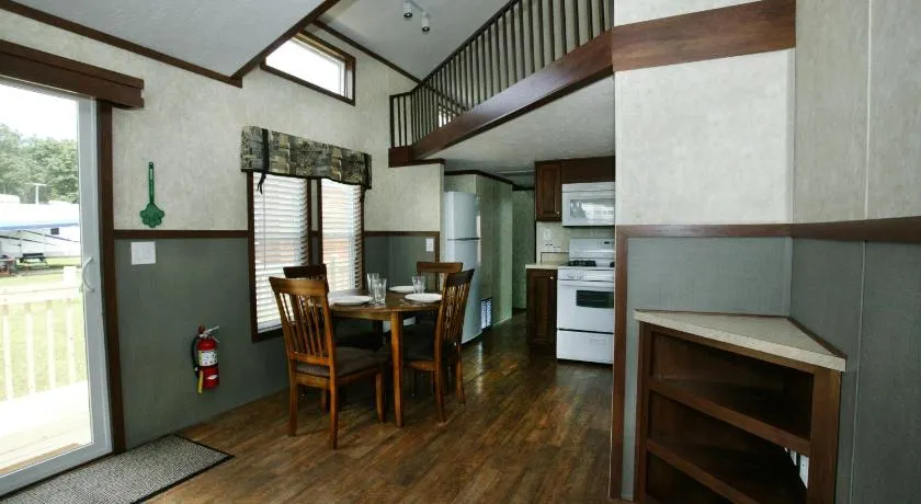 Arrowhead Camping Resort Cottage 11 - Image 1