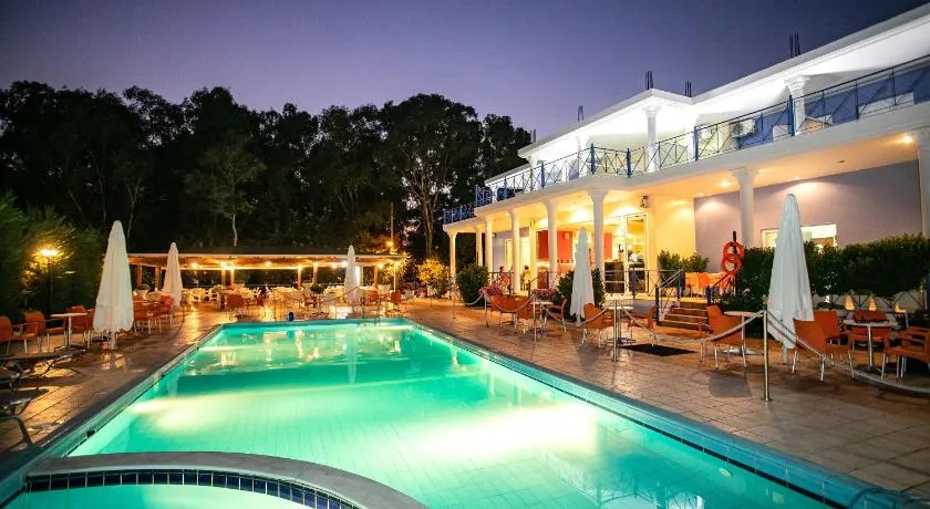 Sunrise Beach Hotel - Image 1