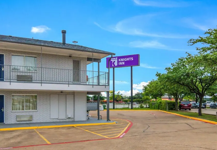 Budget Inn - Image 1