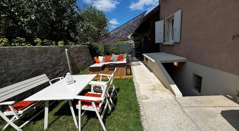 Cozy studio 2 steps from Geneva - Image 1
