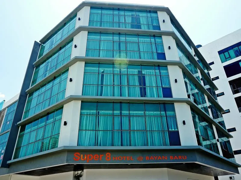 Super 8 Hotel @ Bayan Baru - Image 1