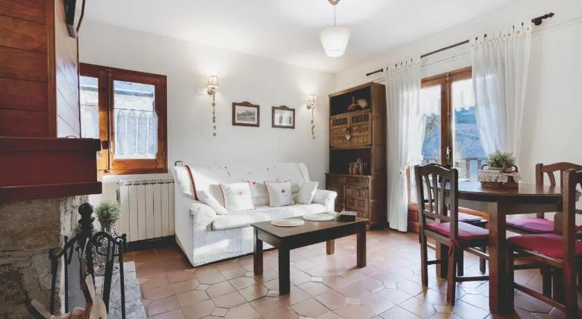 LA GINESTA 1, Apartaments de munyanya - Image 1