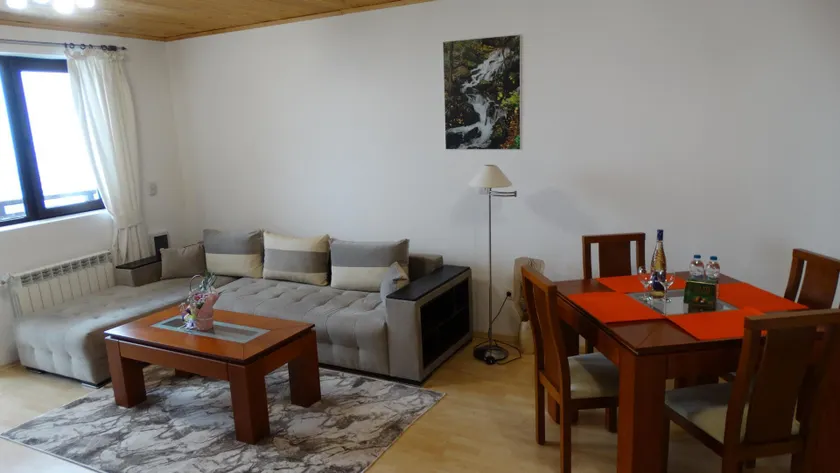 South warm and light apartment with inspiring view - Image 1