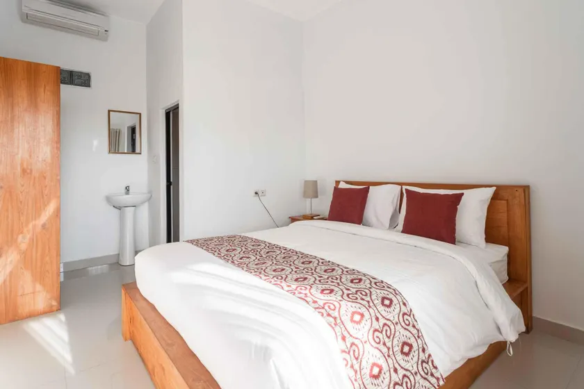 Cempaka Mas Guest House Canggu - Image 1
