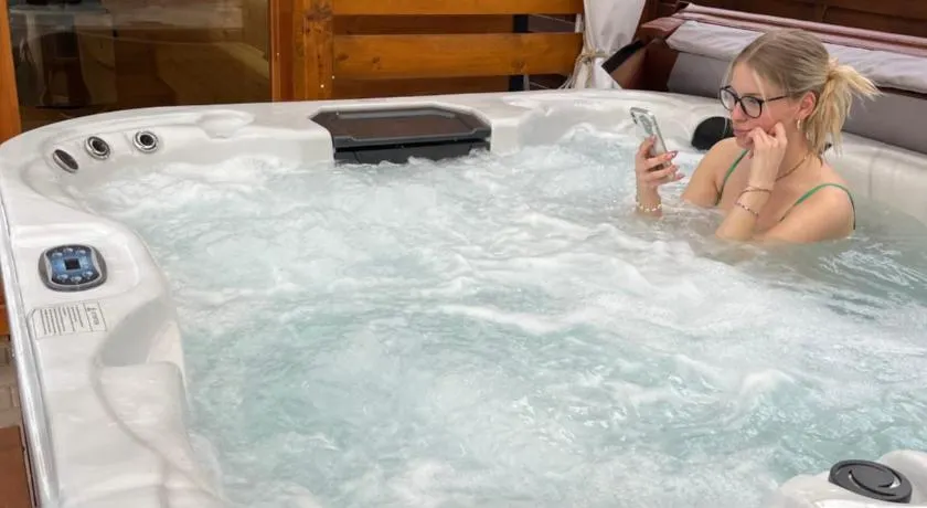 Gabi Appartementhaus mit Jakuzzi, Sauna und Stand Up Paddle Board - Image 1