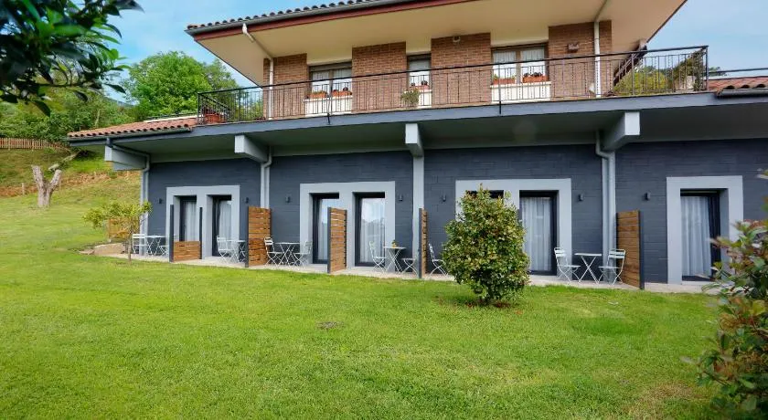 Pension Mendi Azpi Rooms - Image 1