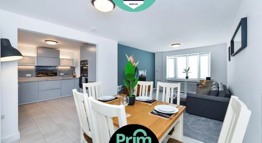 Morgan House- 4 Bed House, Near Nottingham Trent Uni - Image 1