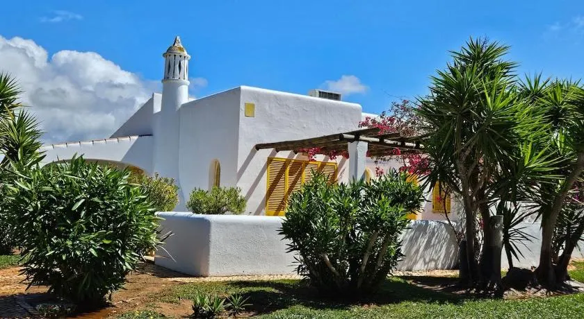 Vilamoura 3BR Villa, Pool, AC, Rooftop & Golf - Image 1