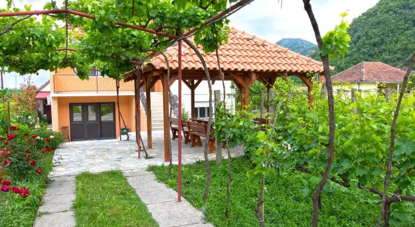 Guesthouse Bato - Image 1