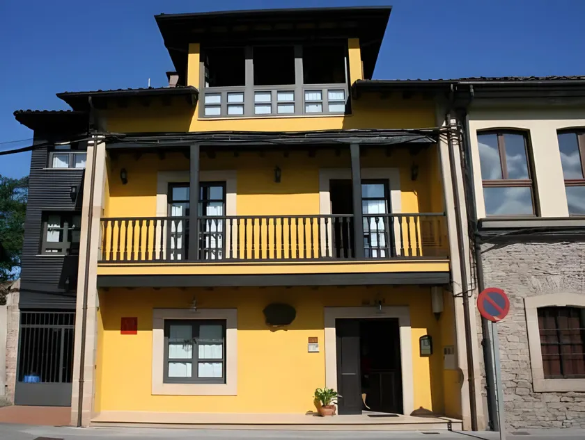 Apartamentos Turisticos Paseo de la Alameda - Image 1