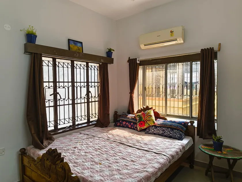 Calcutta Backpackers - Image 1