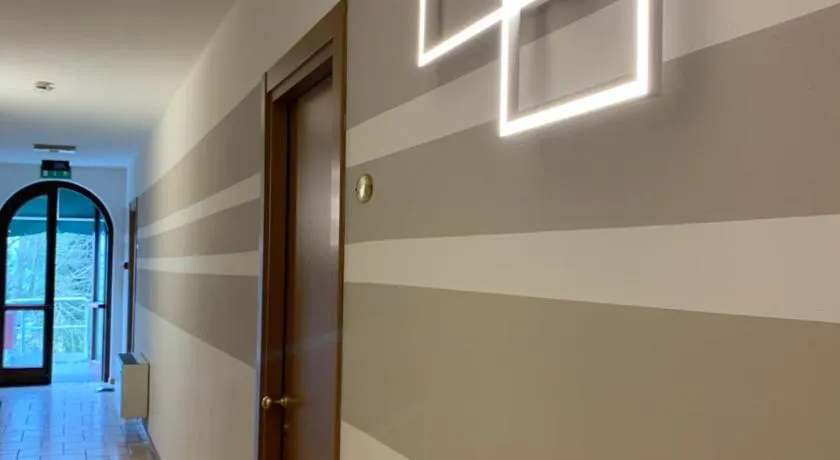 Hotel Lory Ficarolo - Image 1
